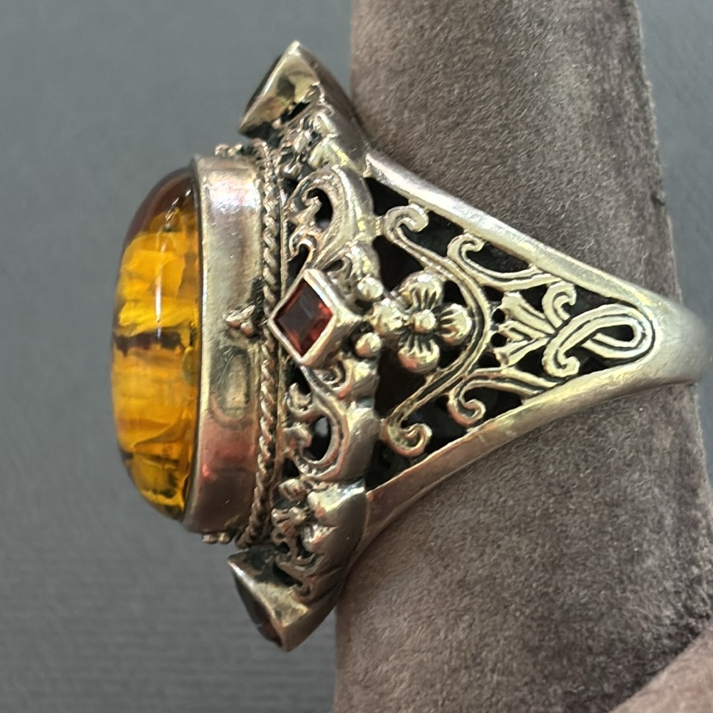 Carved Rose in Amber Sterling Silver Ring - Picture 3 of 8
